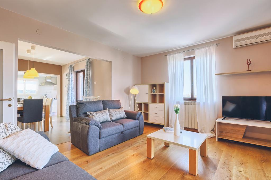 Dea Vista Amazing Sunsets Apartment Banjole Exterior photo